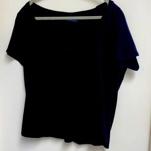 Black V-neck tee with center rouching